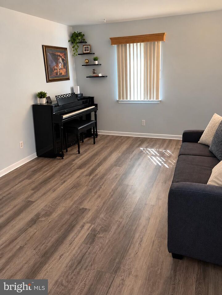 Property Photo:  9 Plaza Court  NJ 08628 