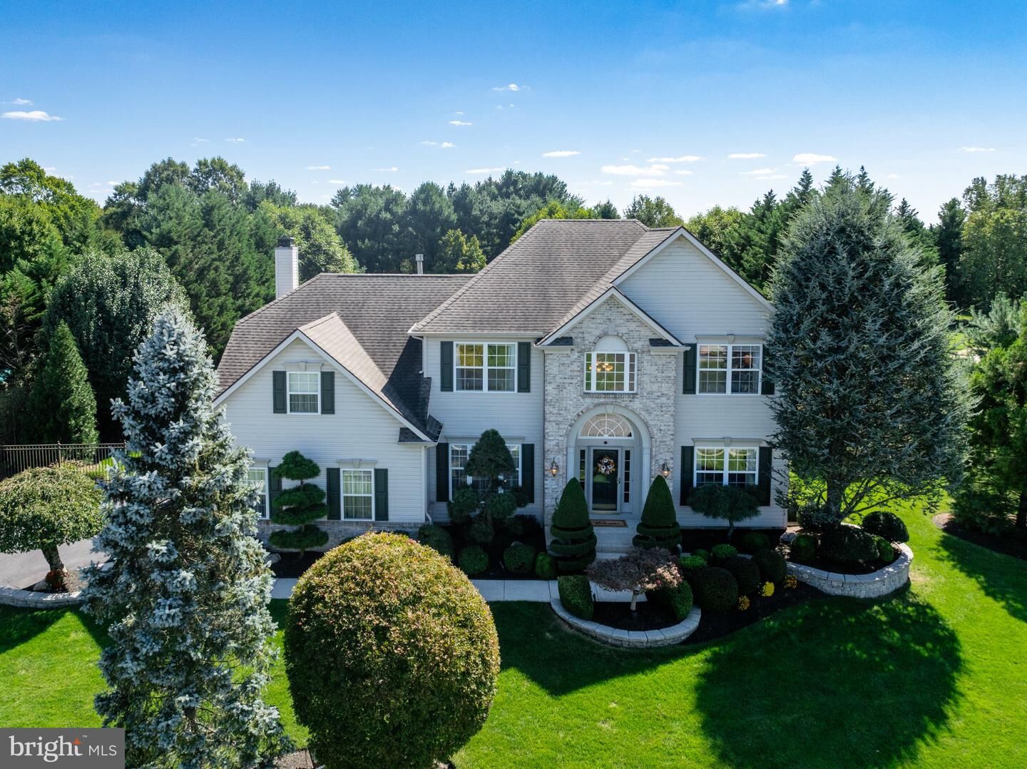 Property Photo: 8 Streamlet Court NJ 08048