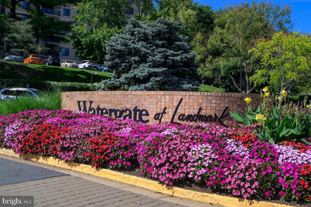 Property Photo: 307 Yoakum Parkway 1507 VA 22304