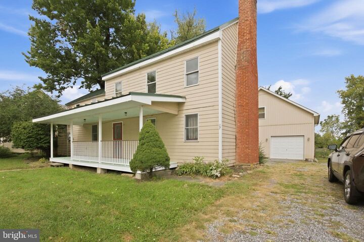 Property Photo:  27 E Broad Way  VA 20180 