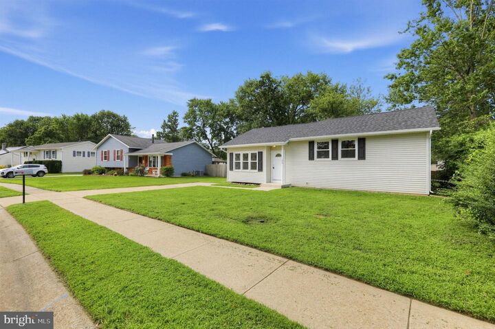 Property Photo: 213 Warfield Road DE 19713
