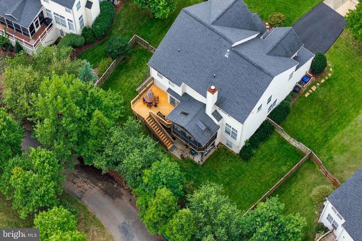 Property Photo: 1604 Woodbridge Court NE VA 20176