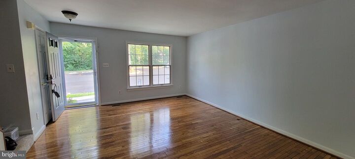 Property Photo: 12638 Monarch Court VA 22192