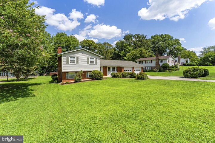 Property Photo:  9904 Vale Road  VA 22181 