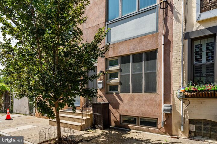 Property Photo:  1932 E Arizona Street  PA 19125 