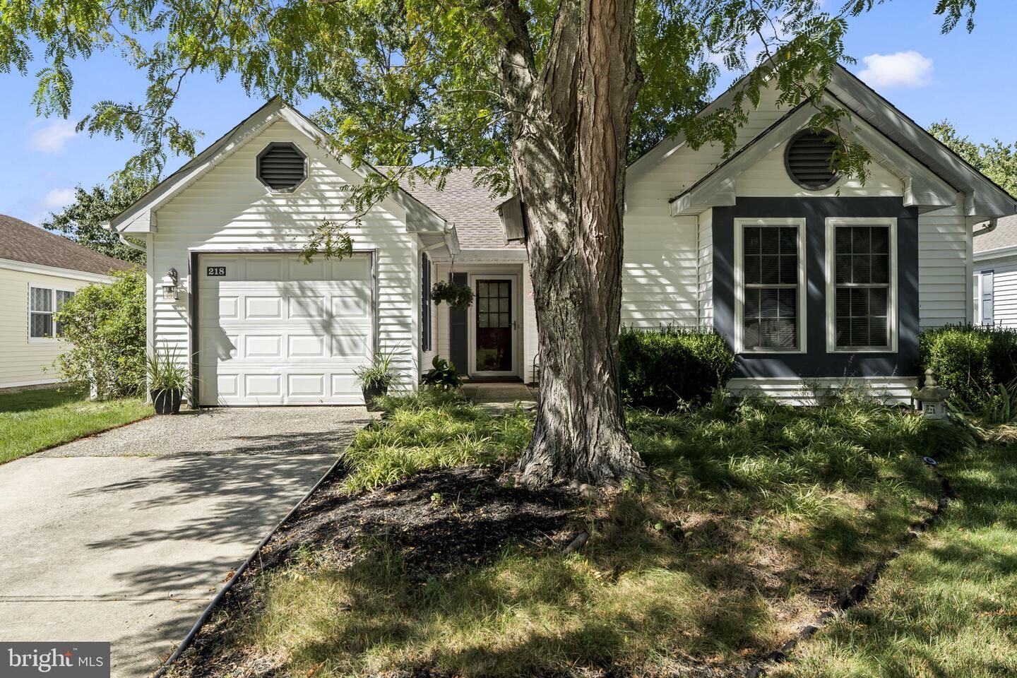 Property Photo:  218 Lantern Place  NJ 08087 