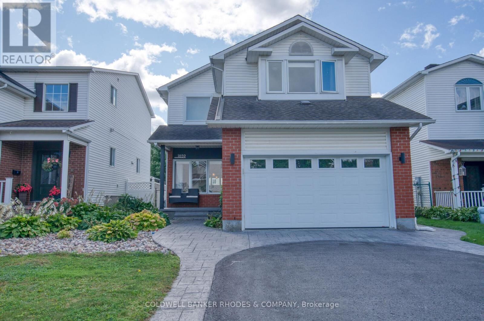 Property Photo:  1859 Hennessy Crescent  ON K4A 3X8 