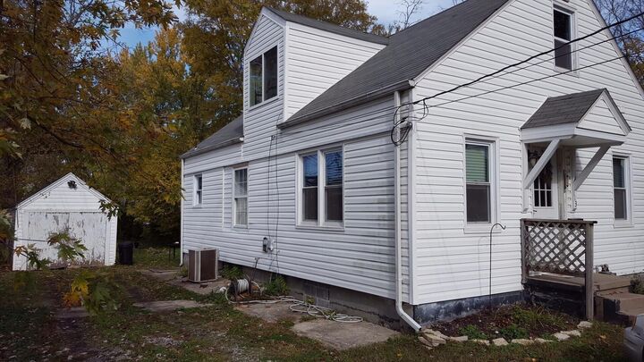 Property Photo:  113 Benton St  MO 65203 