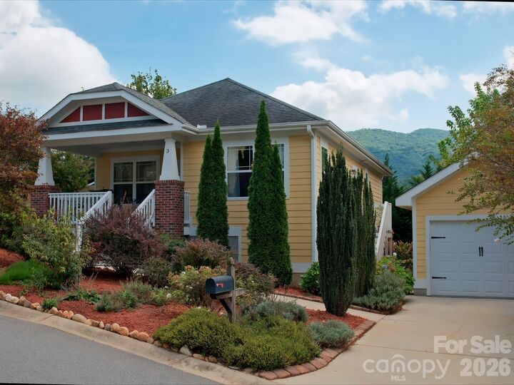 Property Photo:  3 Byrdcliffe Lane  NC 28805 