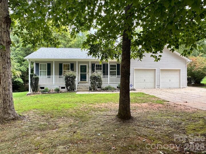 Property Photo: 128 Maxamy Lane NC 28117
