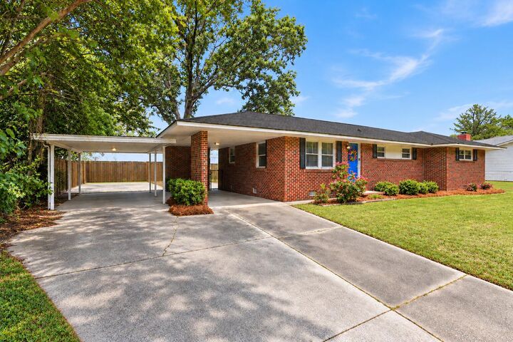 Property Photo: 2638 Dellwood Avenue SC 29405