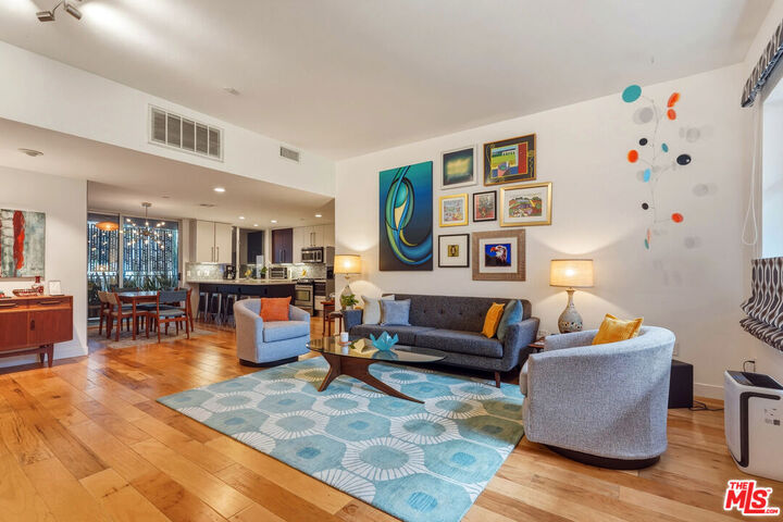 Property Photo: 1050 N Gardner St, Unit 3 CA 90046