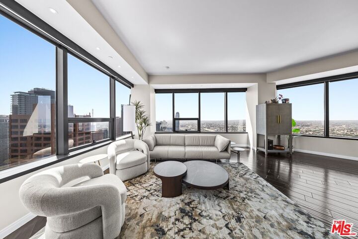 Property Photo: 1100 Wilshire Blvd, Unit 3208 CA 90017