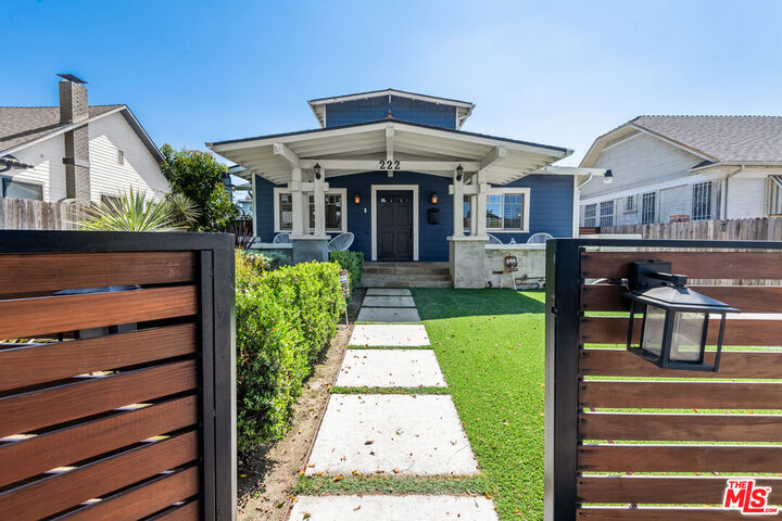 Property Photo:  222 N St Andrews Pl  CA 90004 