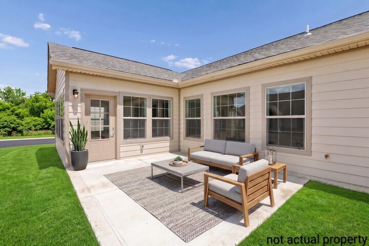 Property Photo:  1930 Sussex Way  OH 43302 