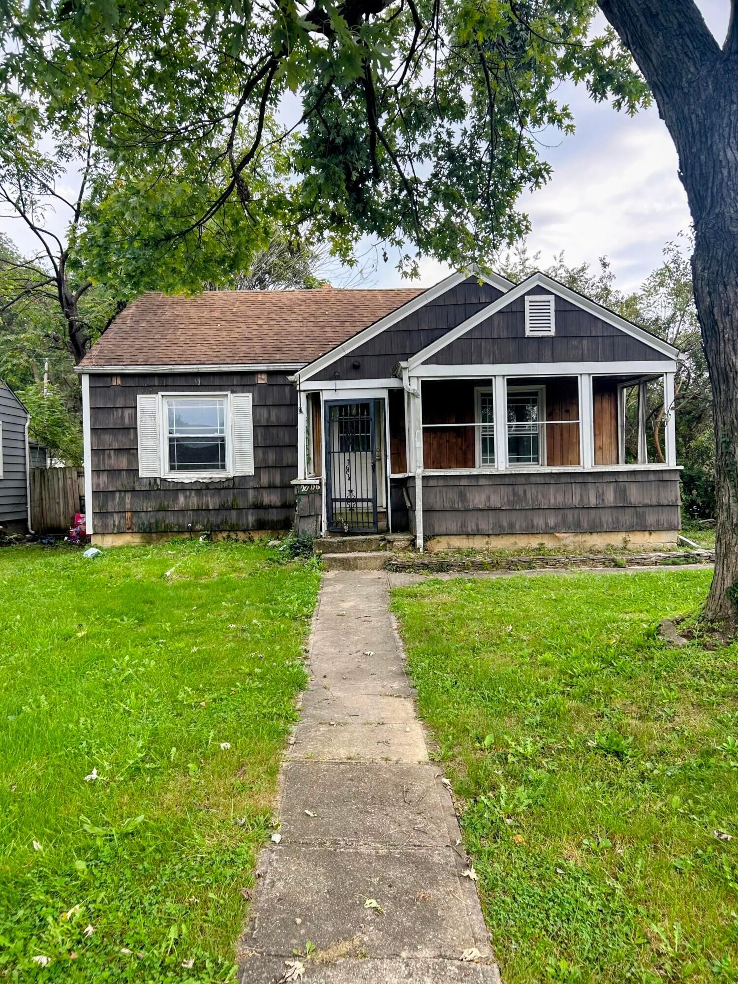 Property Photo:  2006 Linwood Avenue  OH 43207 