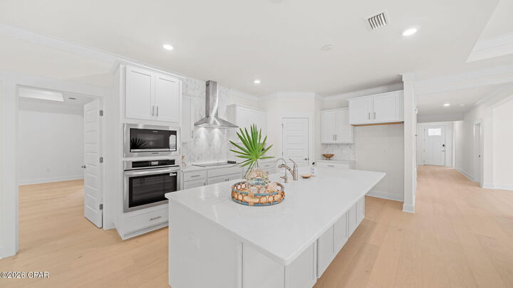 Property Photo: 775 Old Ferry Road FL 32459