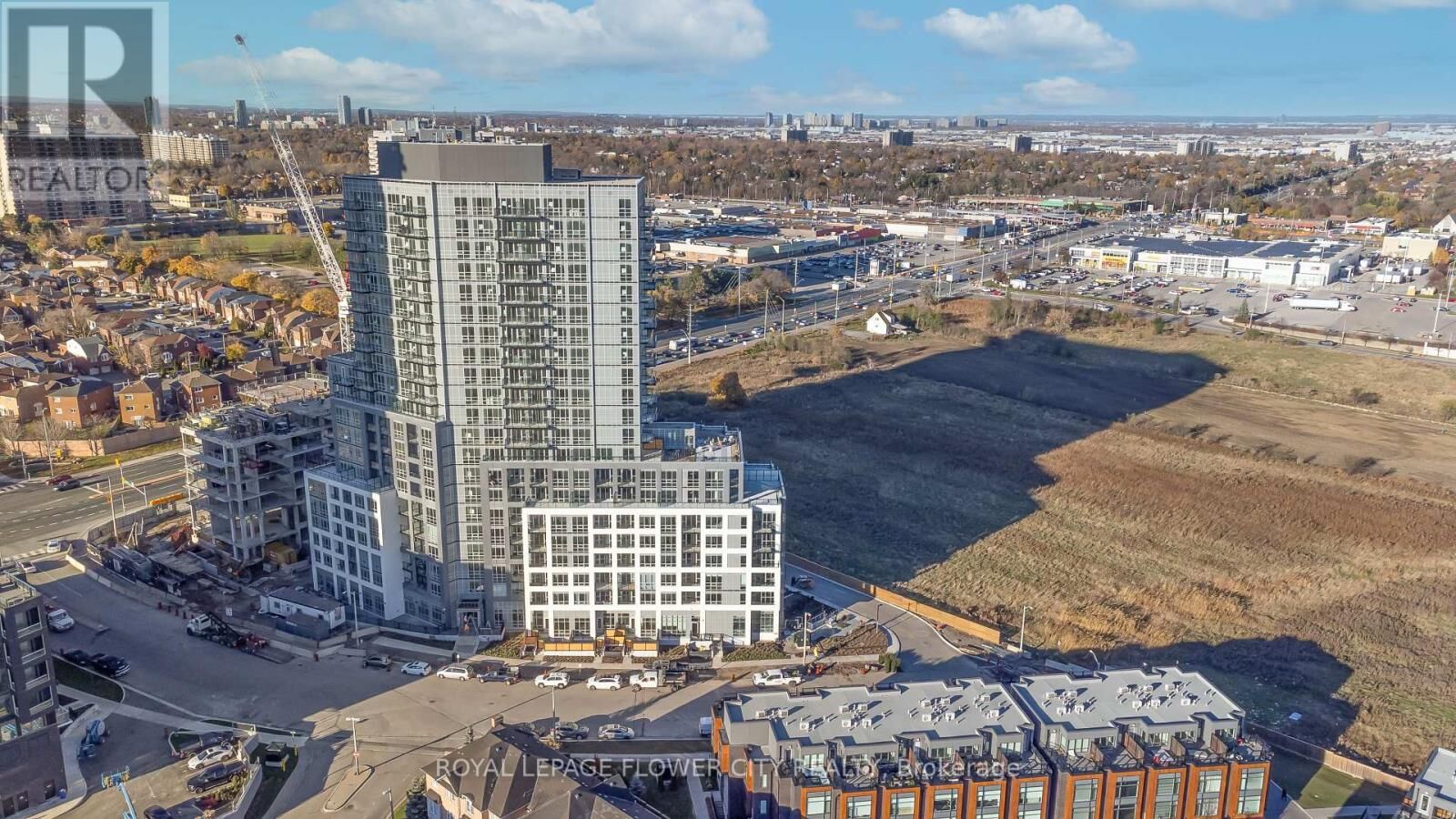 Property Photo:  225 Malta Avenue 1112  ON L6Y 0B5 