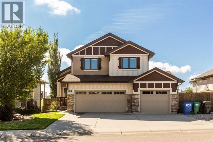 Property Photo: 634 Canyonview Landing West AB T1K 5R9