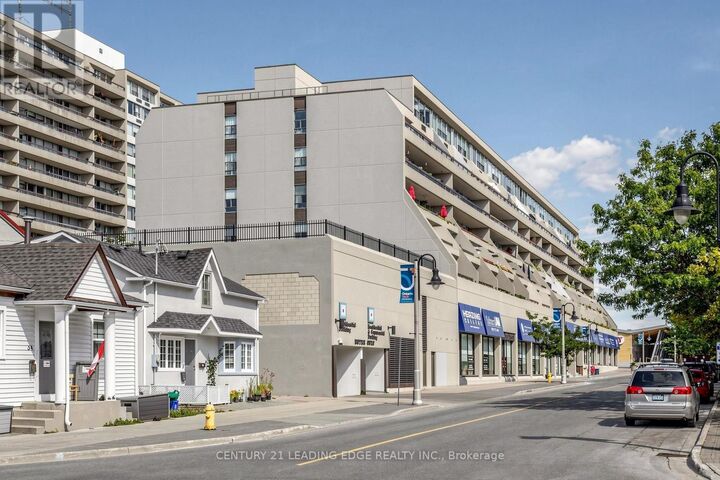 Property Photo:  50 Richmond Street East 429  ON L1G 7C7 