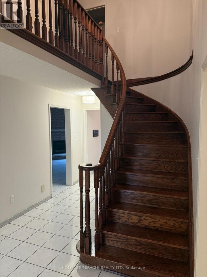 Property Photo: 5889 River Grove Avenue Main ON L5M 4W2