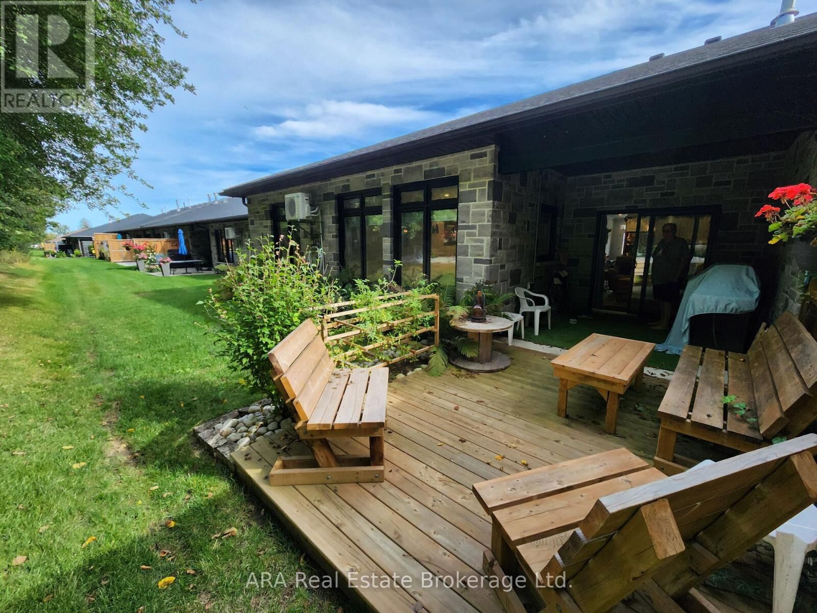 Property Photo:  410 Ridge Road 30  ON N4L 0B2 