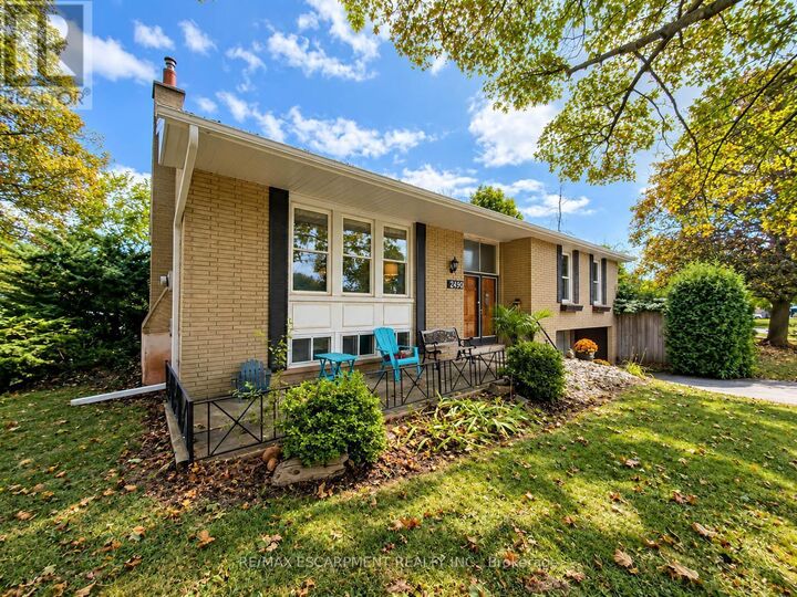 Property Photo:  2490 Yarmouth Crescent  ON L6L 2M8 
