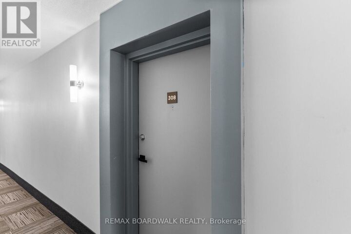 Property Photo:  218 Viewmount Drive 308  ON K2E 7X5 