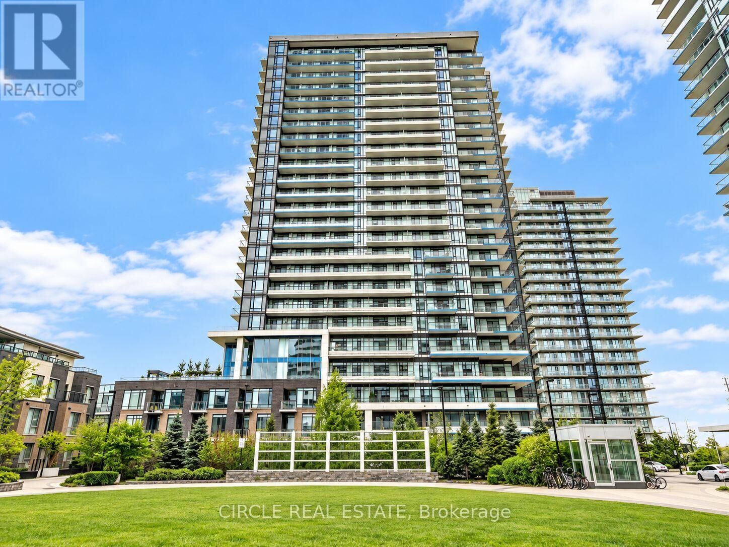 Property Photo: 2560 Eglinton Avenue West 610 ON L5M 0Y3