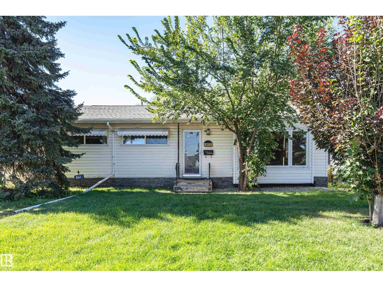 Property Photo:  8610 157 St NW  AB T5R 2A5 