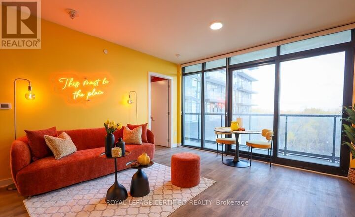 Property Photo:  86 Dundas Street East 302  ON L5A 0B1 