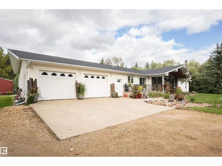 Property Photo: 26312 Twp 604 AB T7P 2P7