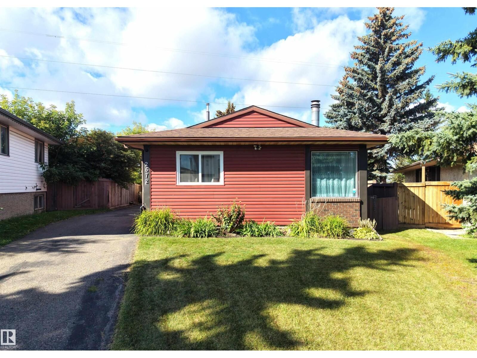 Property Photo: 2672 89 St NW AB T6K 2Z3