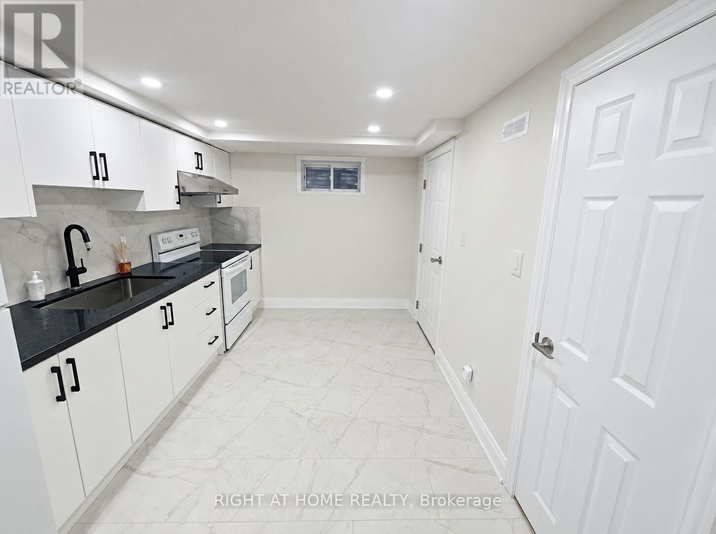 Property Photo:  59 Marblemount Crescent Lower  ON M1T 2H5 