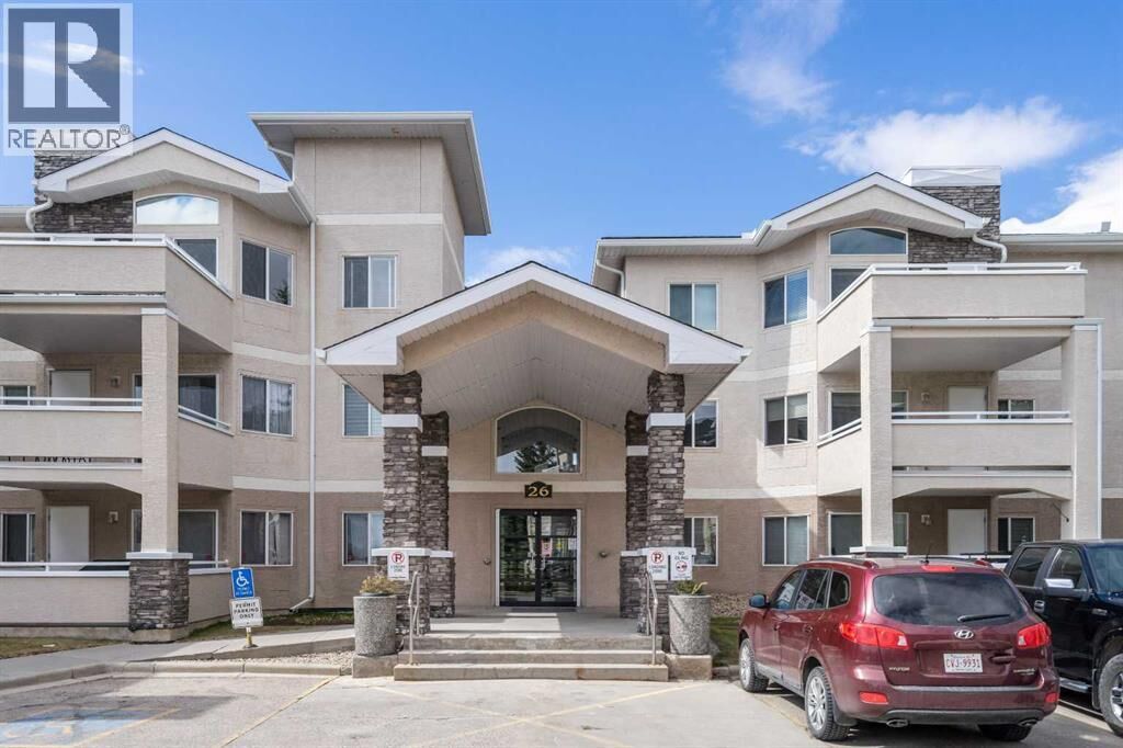 Property Photo:  26 Country Hills View Northwest  AB T3K 5G2 