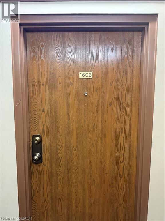 Property Photo: 55 Green Valley Drive 1606 ON N2P 1Z6