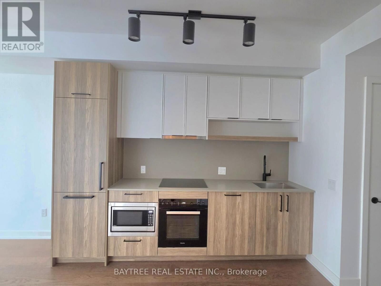 Property Photo:  89 Montclair Avenue 1615  ON M5P 0A9 