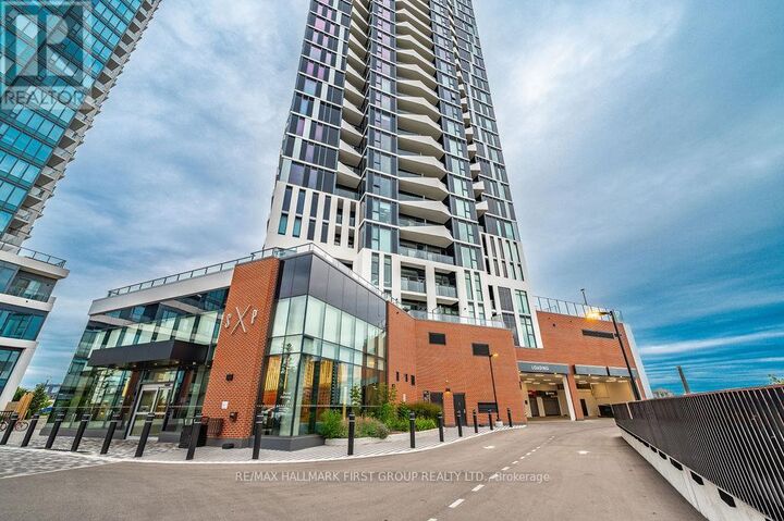Property Photo:  25 Wellington Street 610  ON N2G 0G5 