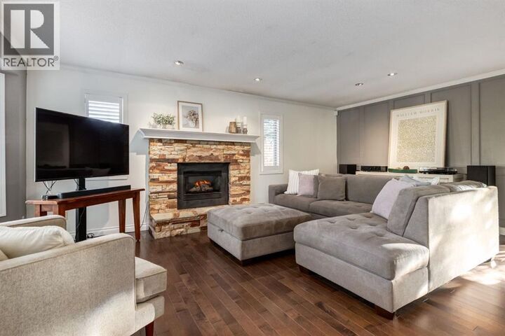 Property Photo: 505 Edgebank Place Northwest AB T3A 4V6