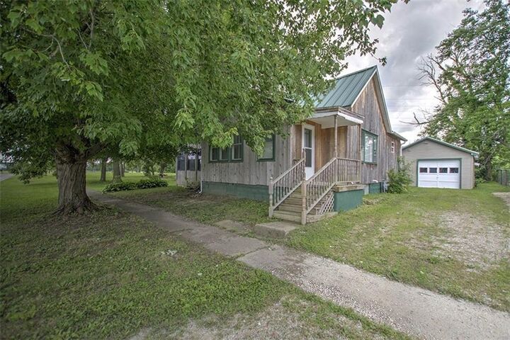 Property Photo:  245 E Prairie Street  IL 62501 