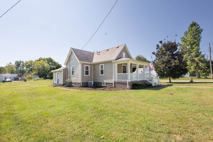 Property Photo:  228 Kentucky Avenue  IL 61883 