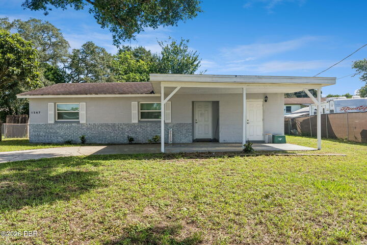 Property Photo:  1567 Derbyshire Road  FL 32117 