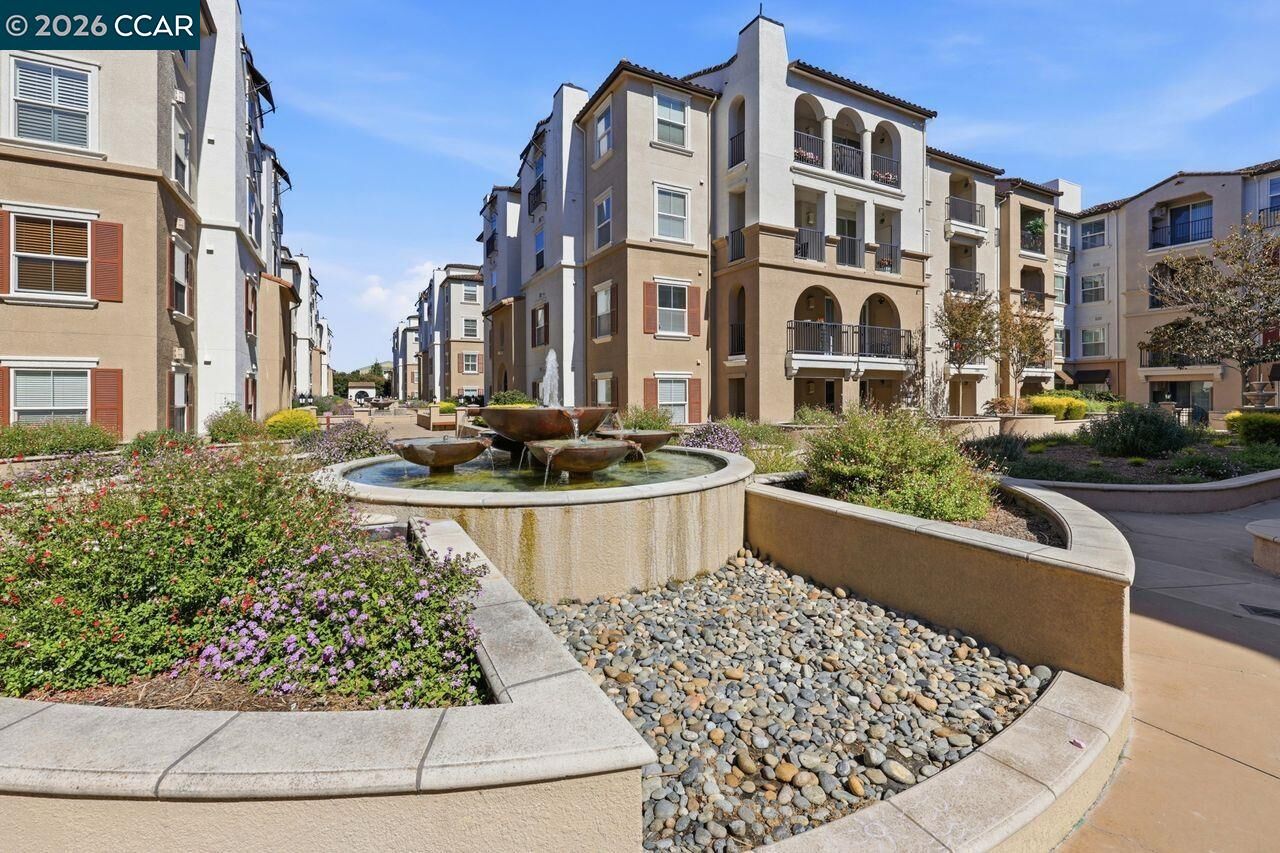 Property Photo:  3290 Maguire Way 404  CA 94568 