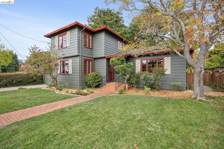 Property Photo: 18 Arlington Ct CA 94707