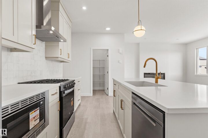 Property Photo:  271 Paterson Link SW  AB T6W 5V2 
