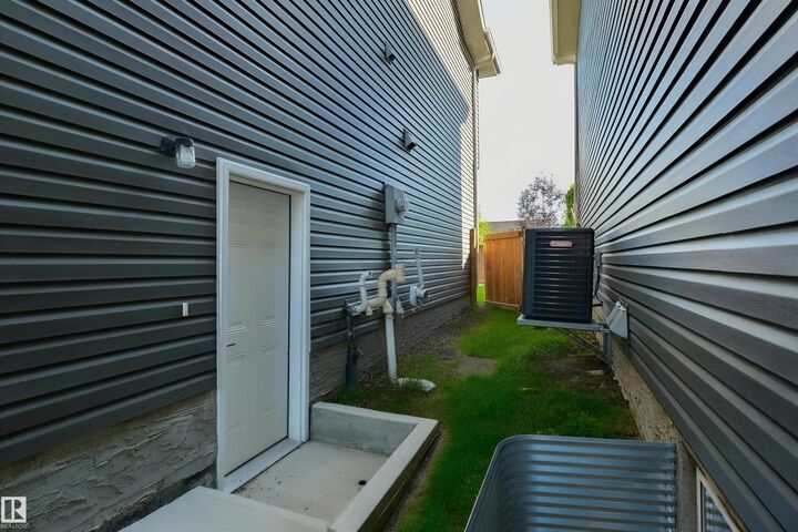 Property Photo:  1419 169 Street SW  AB T6W 3P7 