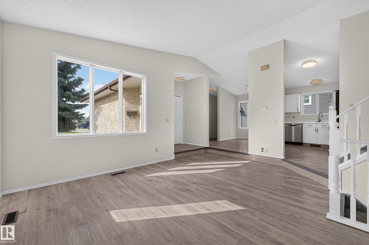 Property Photo:  3722 34A Avenue NW  AB T6L 4Z2 