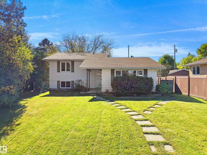 Property Photo:  16 Thompson  AB T9G 1M9 