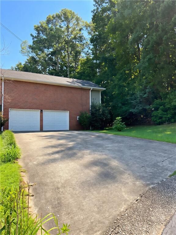 Property Photo:  33 Chief Circle  GA 30043 