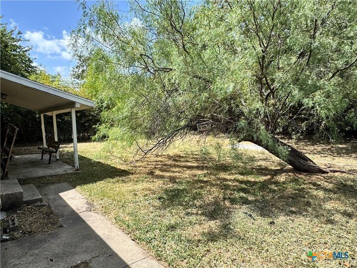 Property Photo:  1505 N W S Young Drive  TX 76543 